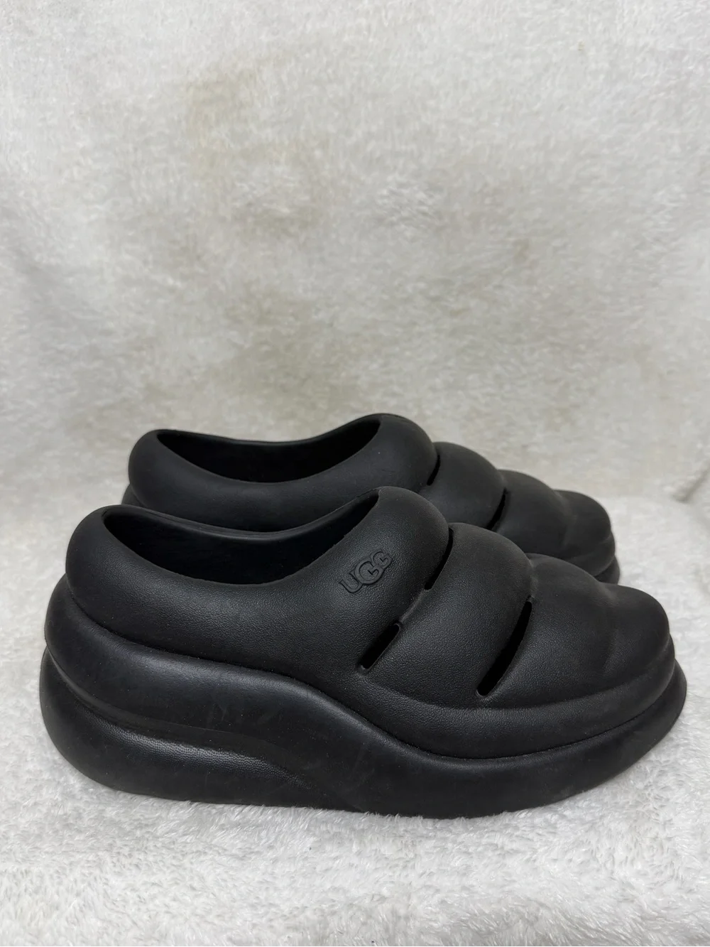 UGG Sport Yeah Clog slip-on shoes in black size 8